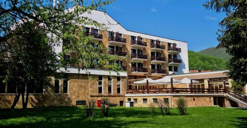 Hotel Park Иваница Экстерьер фото