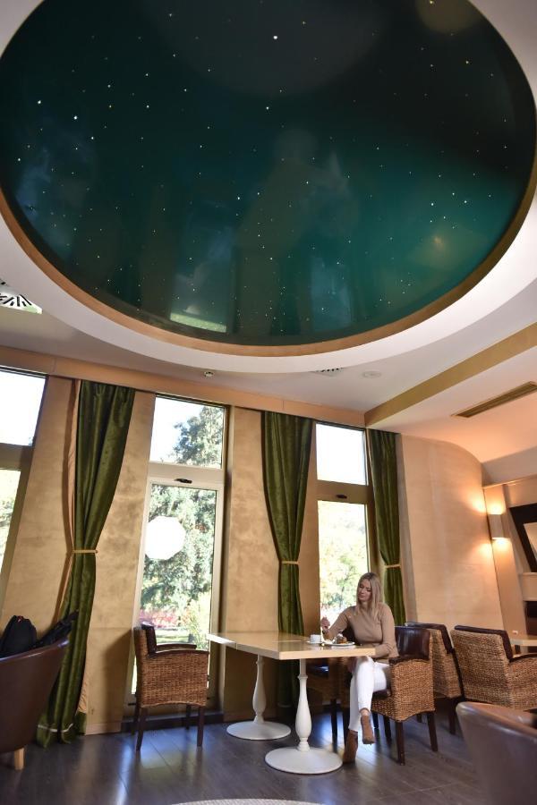 Hotel Park Иваница Экстерьер фото